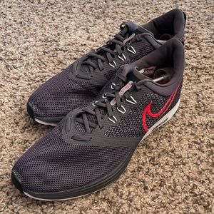 Nike Zoom Strike Running Shoes Men’s Size 12.5